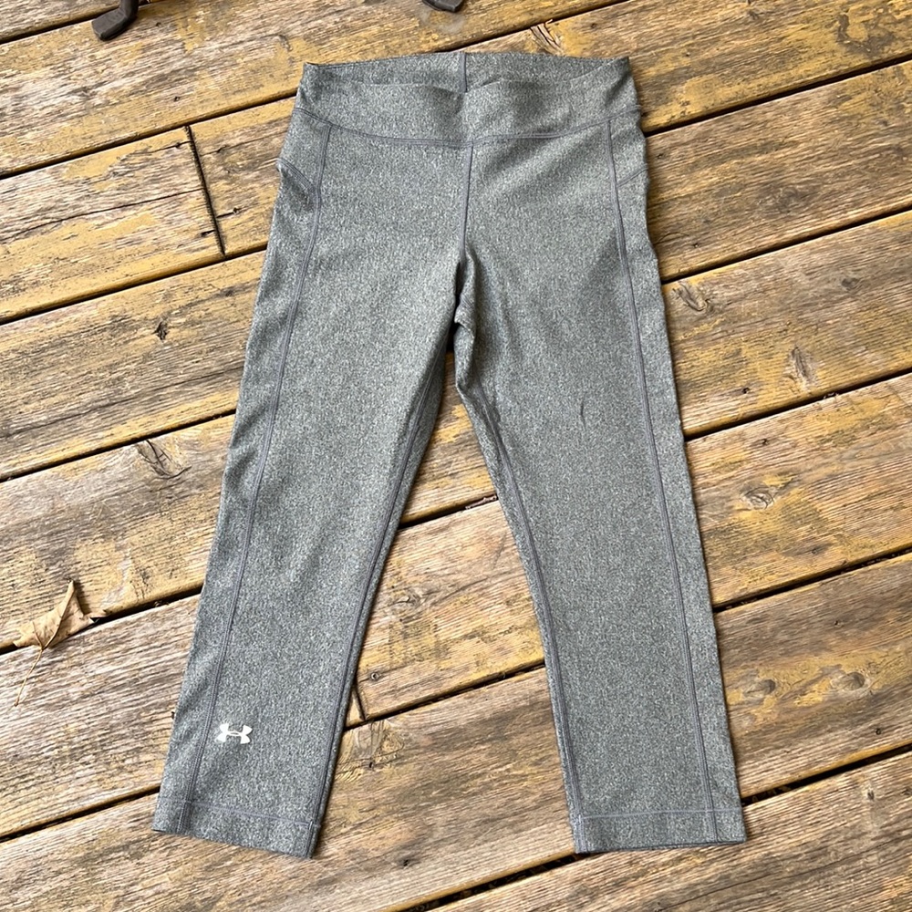 UA Crop leggings